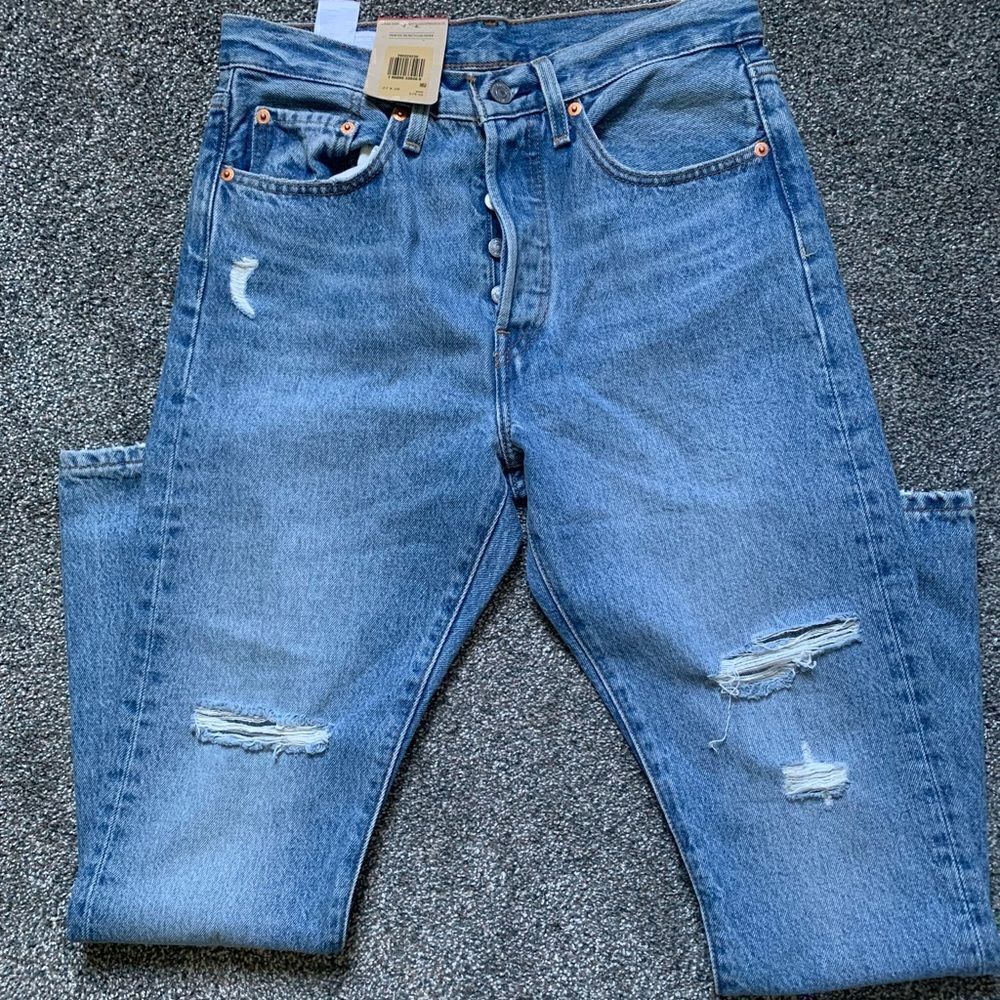 NWT! Women’s Levi’s Distressed Ripped Skinny Jeans 27x28
